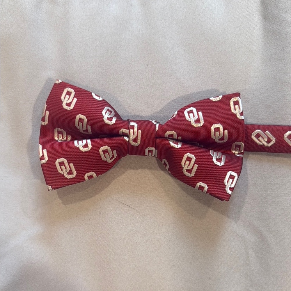 OU Red Bow Tie